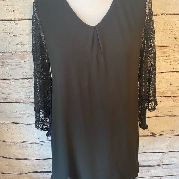 A.Byer Black dress with 3/4 lace sleeves M - Picture 2 of 7